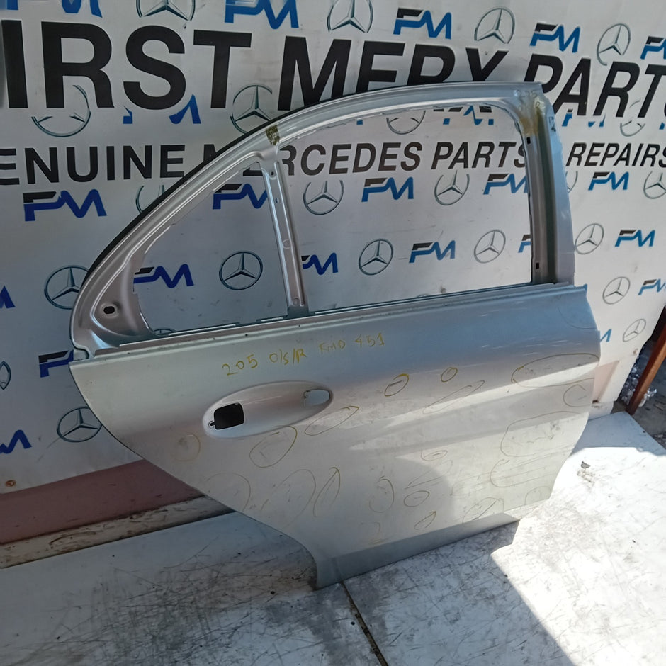 MERCEDES C-CLASS W205 SLN DRIVER REAR DOOR OSR SILVER 2014 ON FMD451