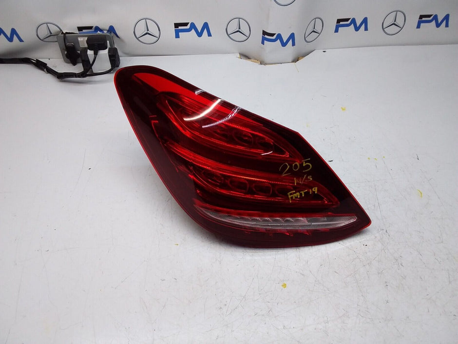 MERCEDES  C CLASS W205 REAR PASSENGER SIDE LED LIGHT FMT19 