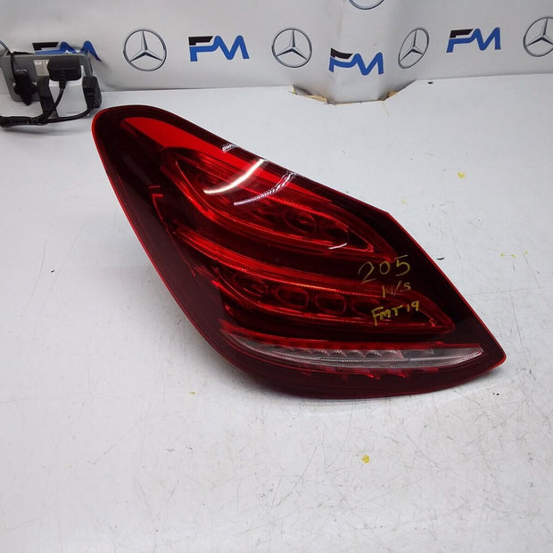 MERCEDES  C CLASS W205 REAR PASSENGER SIDE LED LIGHT FMT19 
