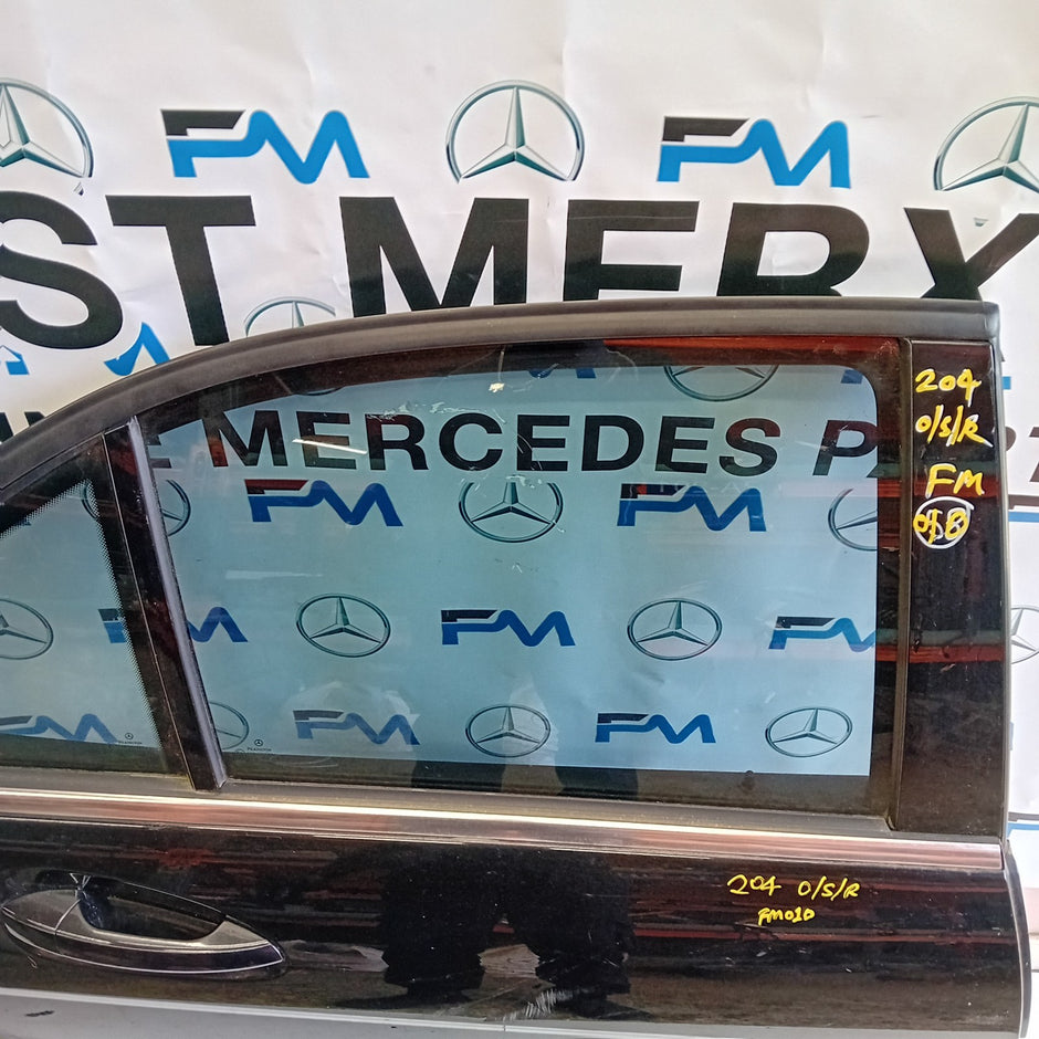 MERCEDES BENZ C-CLASS W204 DRIVER SIDE REAR DOOR ( OFF SIDE REAR ) FM010