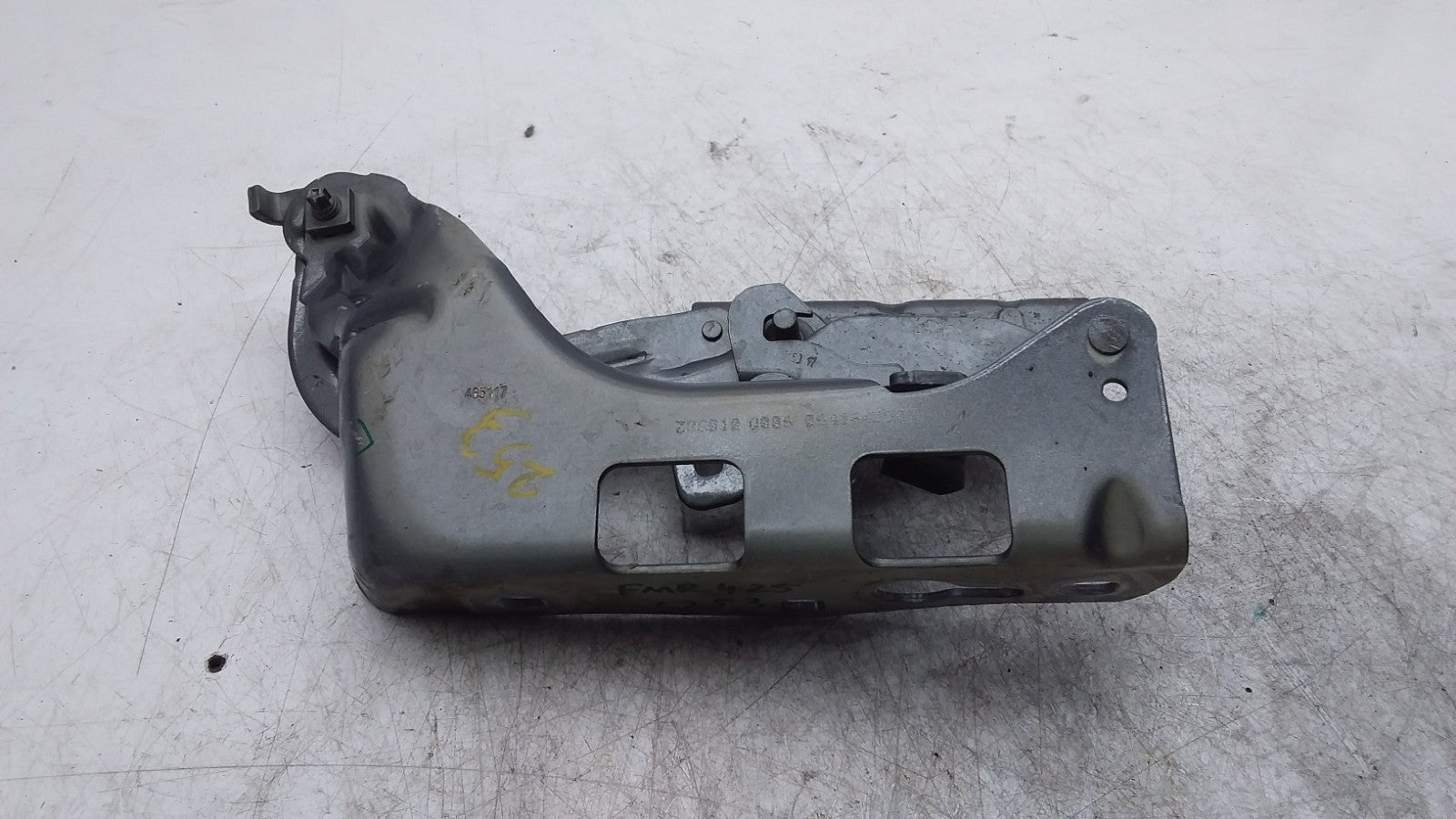 MERCEDES BENZ GLC W253 DRIVER SIDE BONNET HINGE A2538800228 FMR425