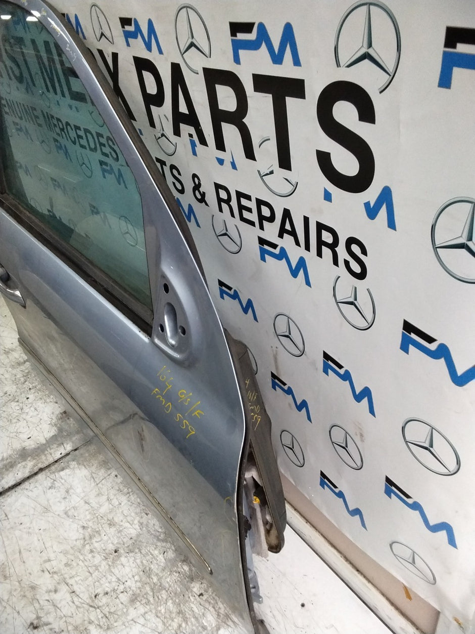 MERCEDES M-CLASS W164  DRIVER FRONT DOOR OSF  2005-2011 SILVER  FMD559