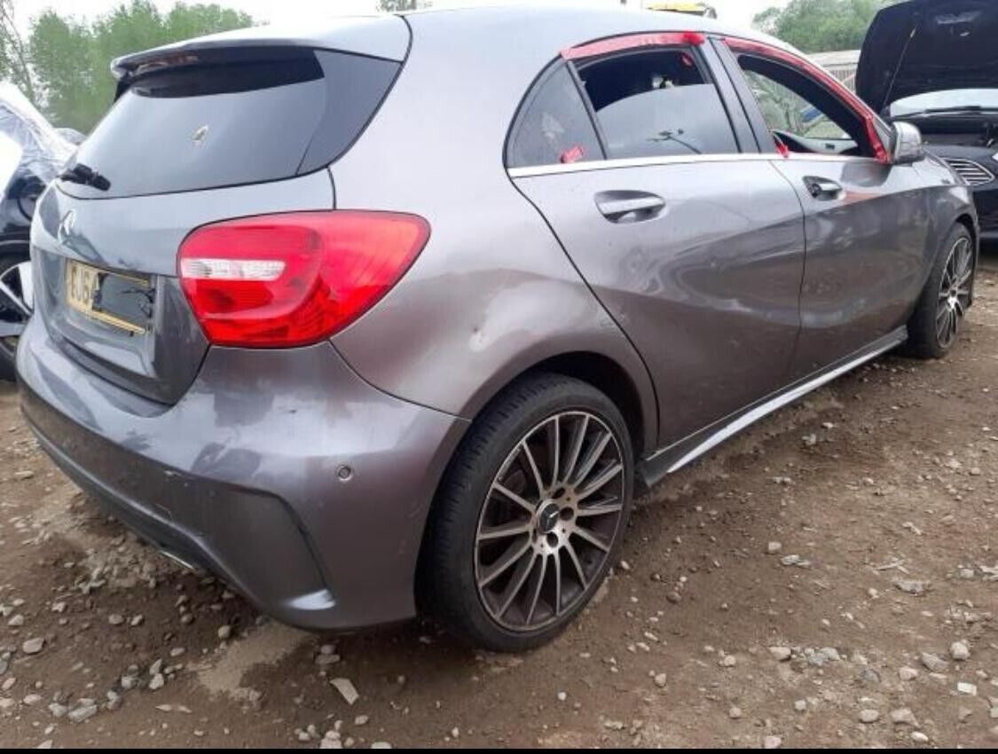 MERCEDES BENZ A-CLASS W176 / AIR BAGS ( STEERING WHEEL, KNEE, ROOF )