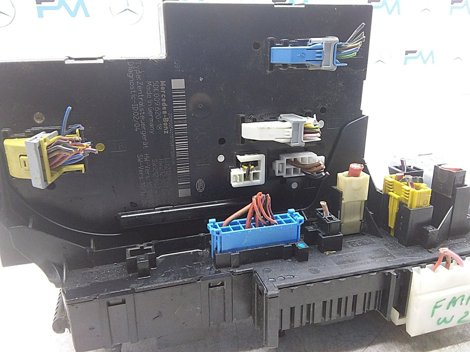 MERCEDES BENZ  E-CLASS W212  FUSE BOX RELAY BOX A2129005401 FMR488
