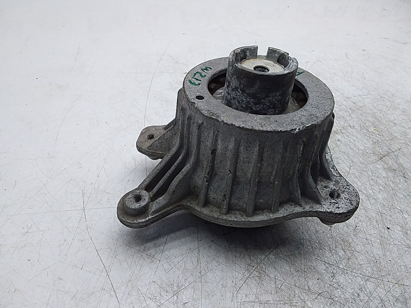 MERCEDES BENZ  E-CLASS W213  ENGINE MOUNT LEFT NS A2132400500 FMR324