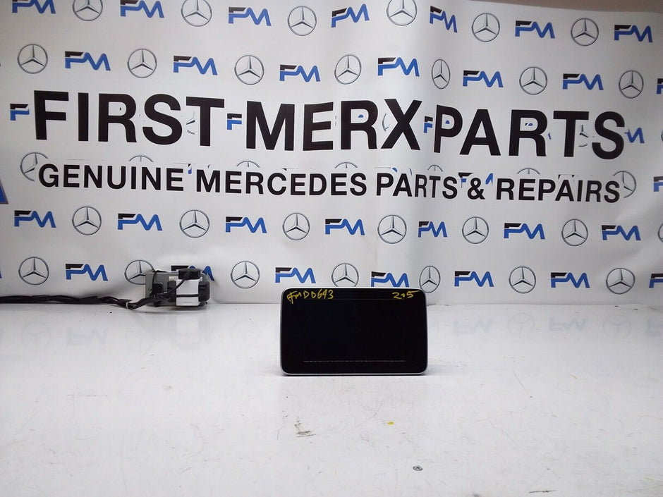 MERCEDES C-CLASS W205 2014 SAT NAV MULTIMEDIA SCREEN A2059004113 FM00693
