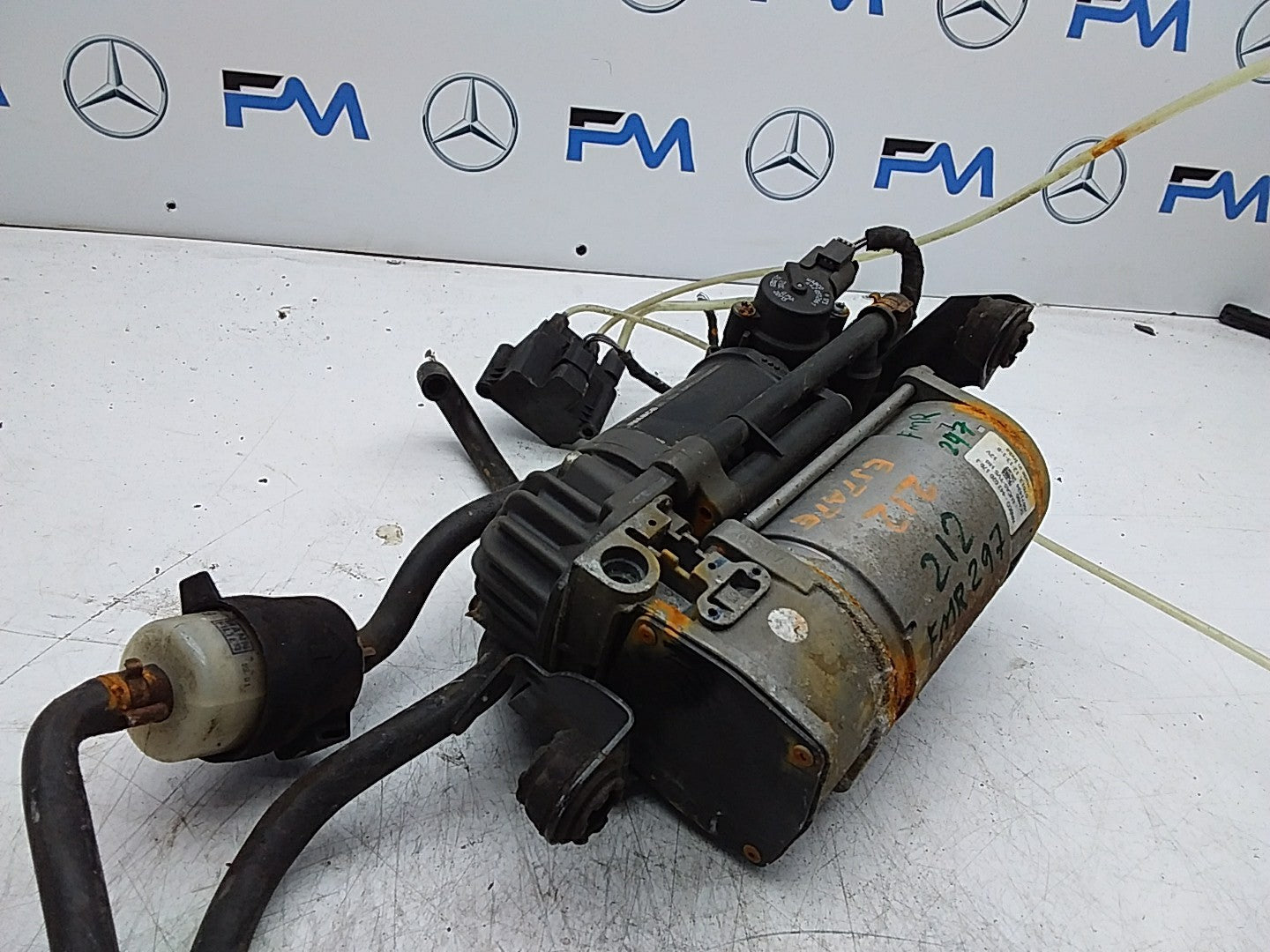 MERCEDES E-CLS W212 AIR SUSPENSION COMPRESSOR PUMP A2123200404 FMR297