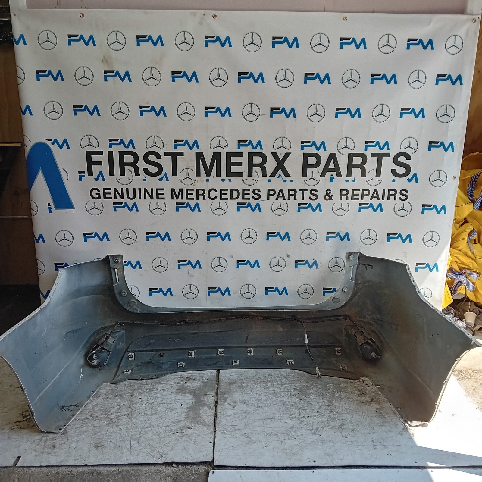 MITSUBISHI OUTLANDER MK3 REAR BUMPER WHITE 2013 COMPLETE FMX107