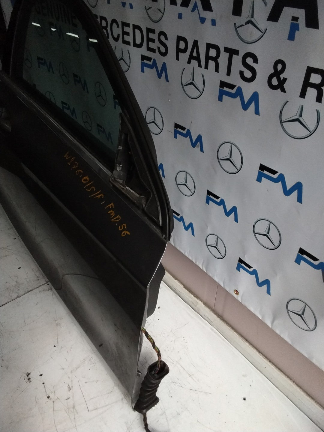 MERCEDES BENZ  A-CLASS W176 DRIVER SIDE FRONT DOOR O/S/F COMPLETE GREY FMD56