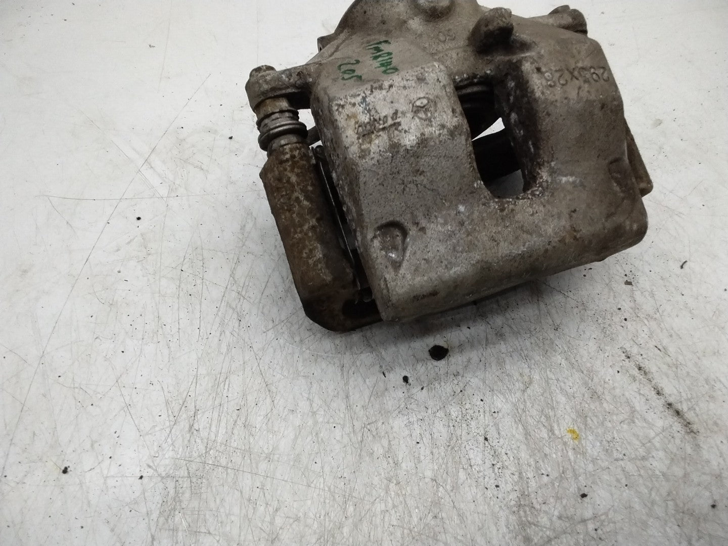 MERCEDES  C-CLASS W205 BRAKE CALIPER FRON LEFT PASSENGER SIDE  FMR140