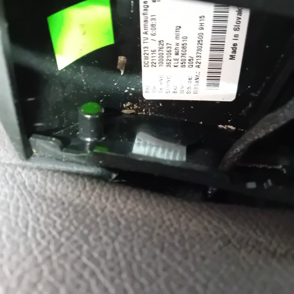MERCEDES BENZ E-CLASS  W213 PASSENGER SIDE REAR DOOR ( NEAR SIDE REAR ) FM05