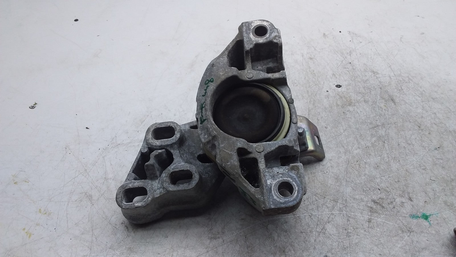 MERCEDES BENZ A-CLS W176 PETROL ENGINE MOUNT LEFT SIDE A2462400617 FMR448