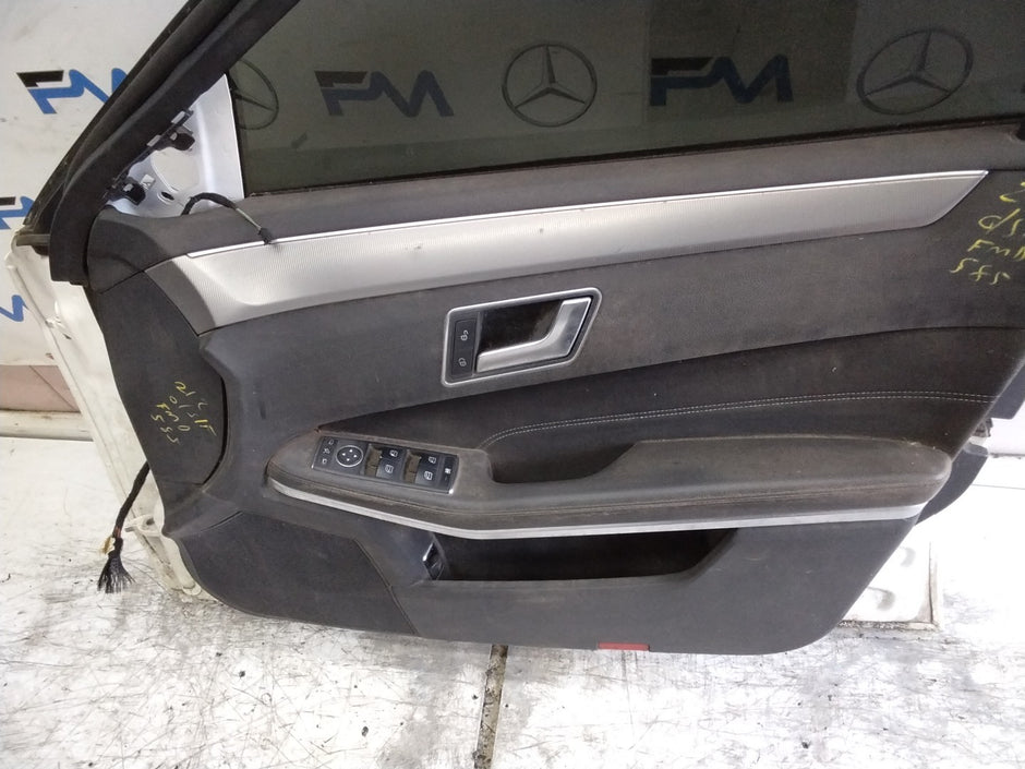 MERCEDES BENZ   E-CLASS W212  DRIVER FRONT DOOR OSF WHITE 2009-16  FMD585