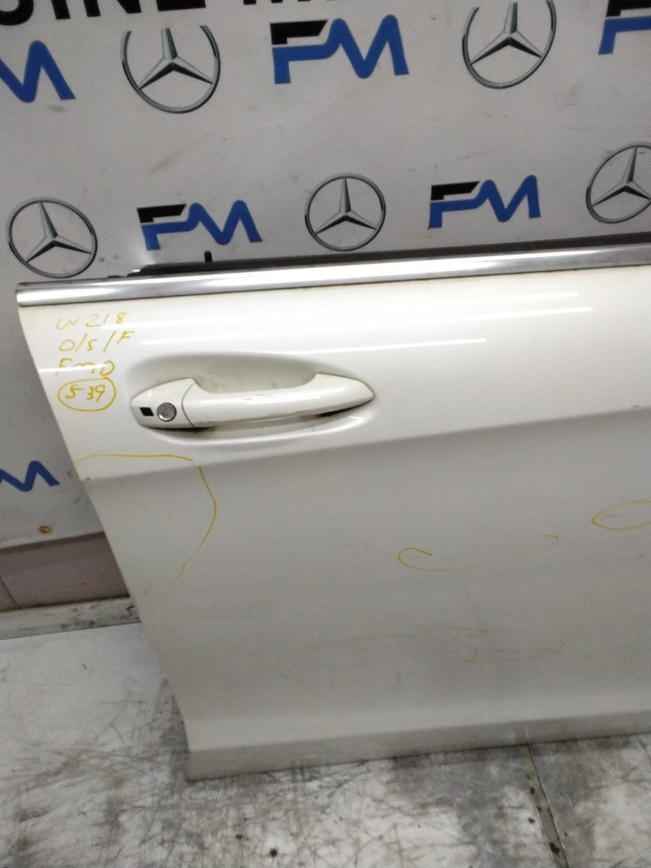 MERCEDES BENZ CLS W218  DRIVER FRONT DOOR OSF WHITE 2011-18 FMD539