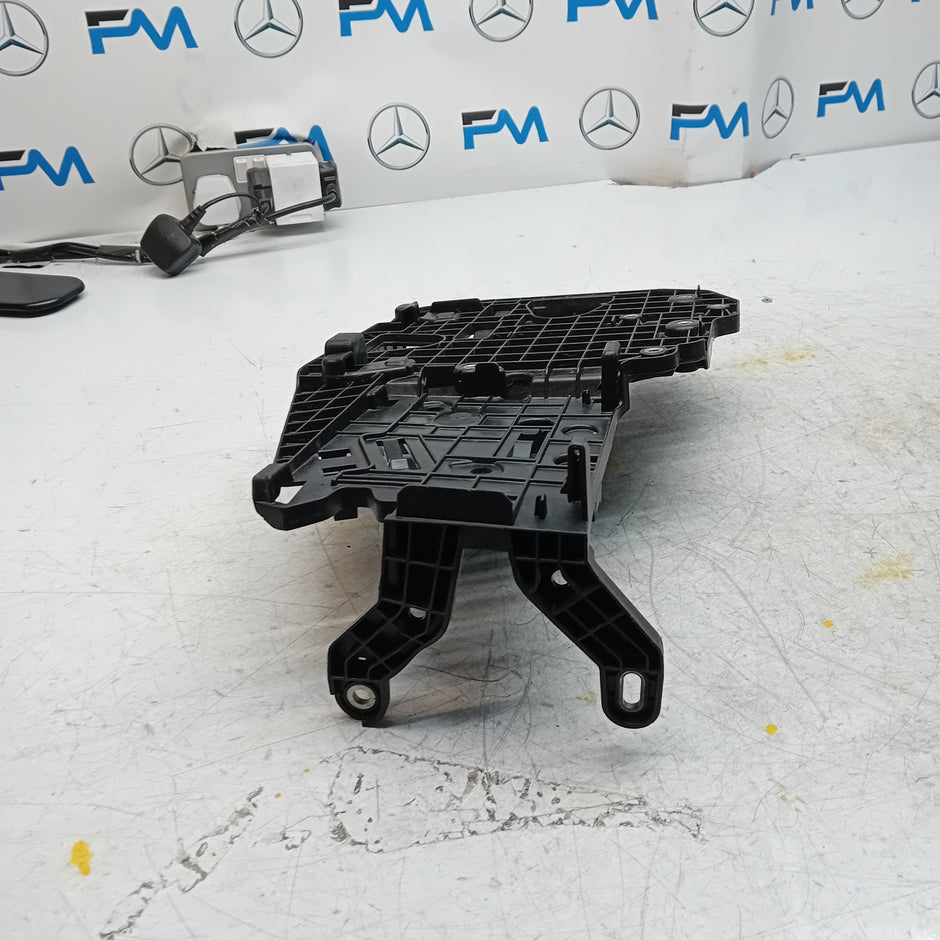 MERCEDES C-CLASS W206 PARKING SENSOR CONTROL UNIT HOLDER A2065451000 FM001469