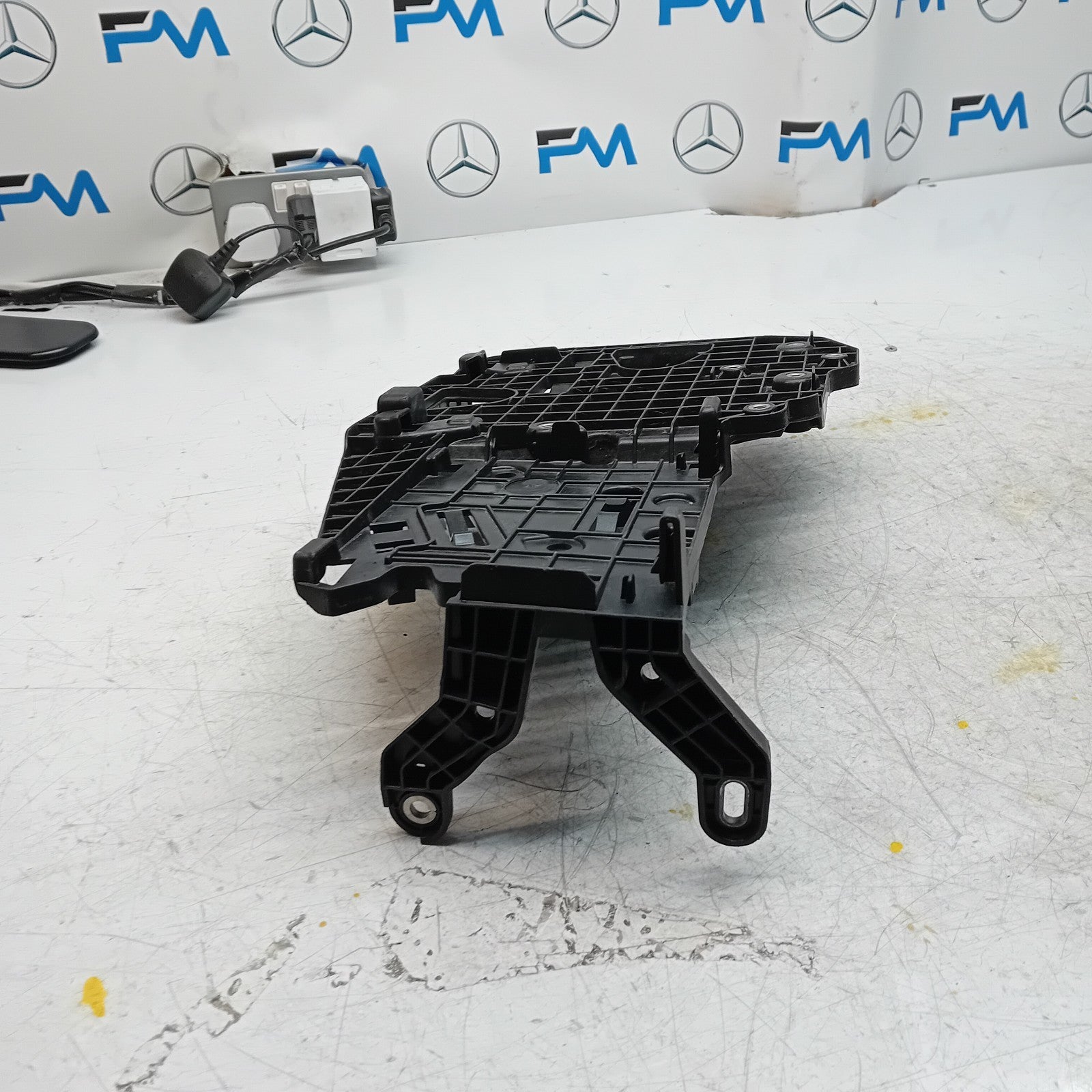 MERCEDES C-CLASS W206 PARKING SENSOR CONTROL UNIT HOLDER A2065451000 FM001469