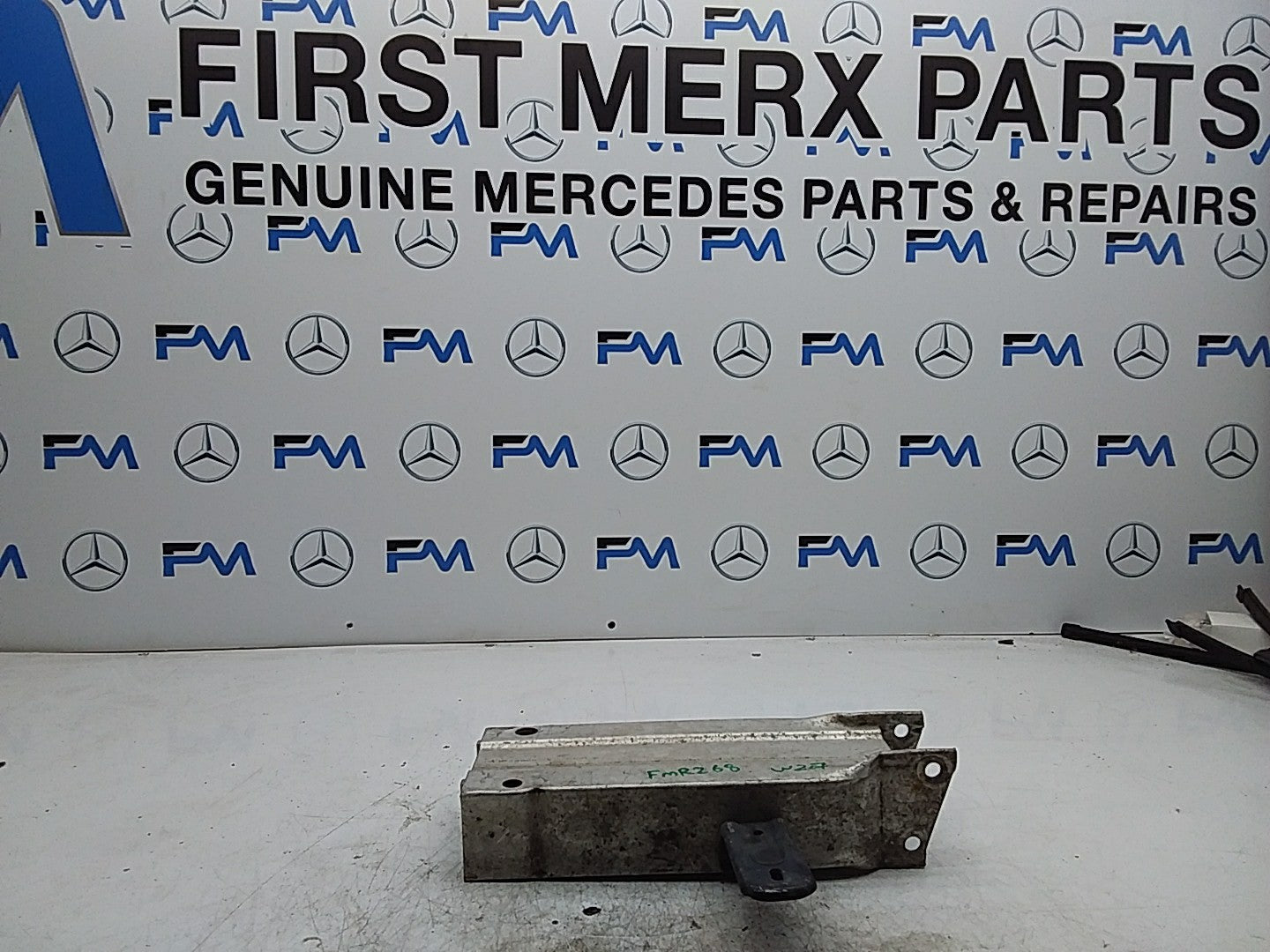 MERCEDES E-CLASS W207 ABSORBER BAR REINFORCEMENT RIGHT SIDE A2076200095 FMR268