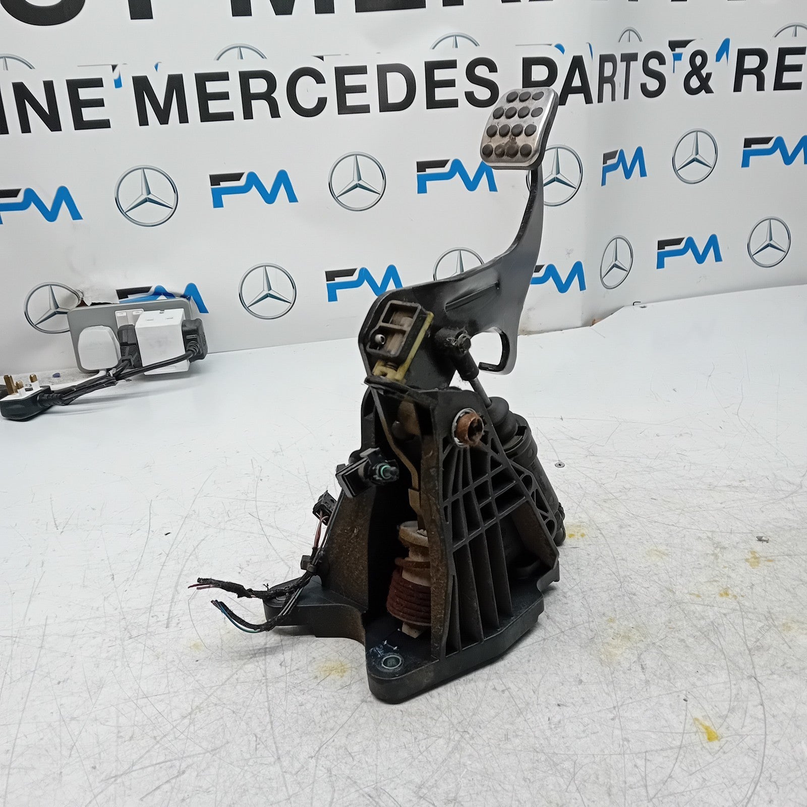 MERCEDES B-CLASS W246 CLUTCH PEDAL WITH CYLIBDER A2462900619 2015  FM001477