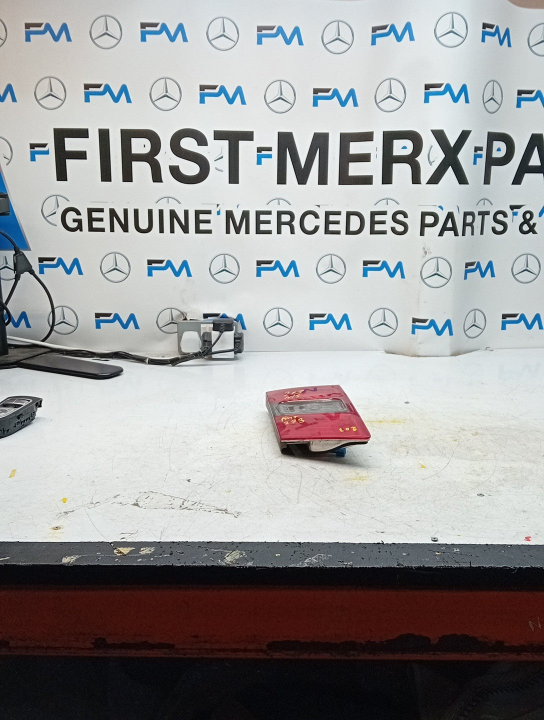 MERCEDES C-CLASS W203 ESTATE PASSENGER LEFT REAR TAIL LIGHT A2038205364 FMT273