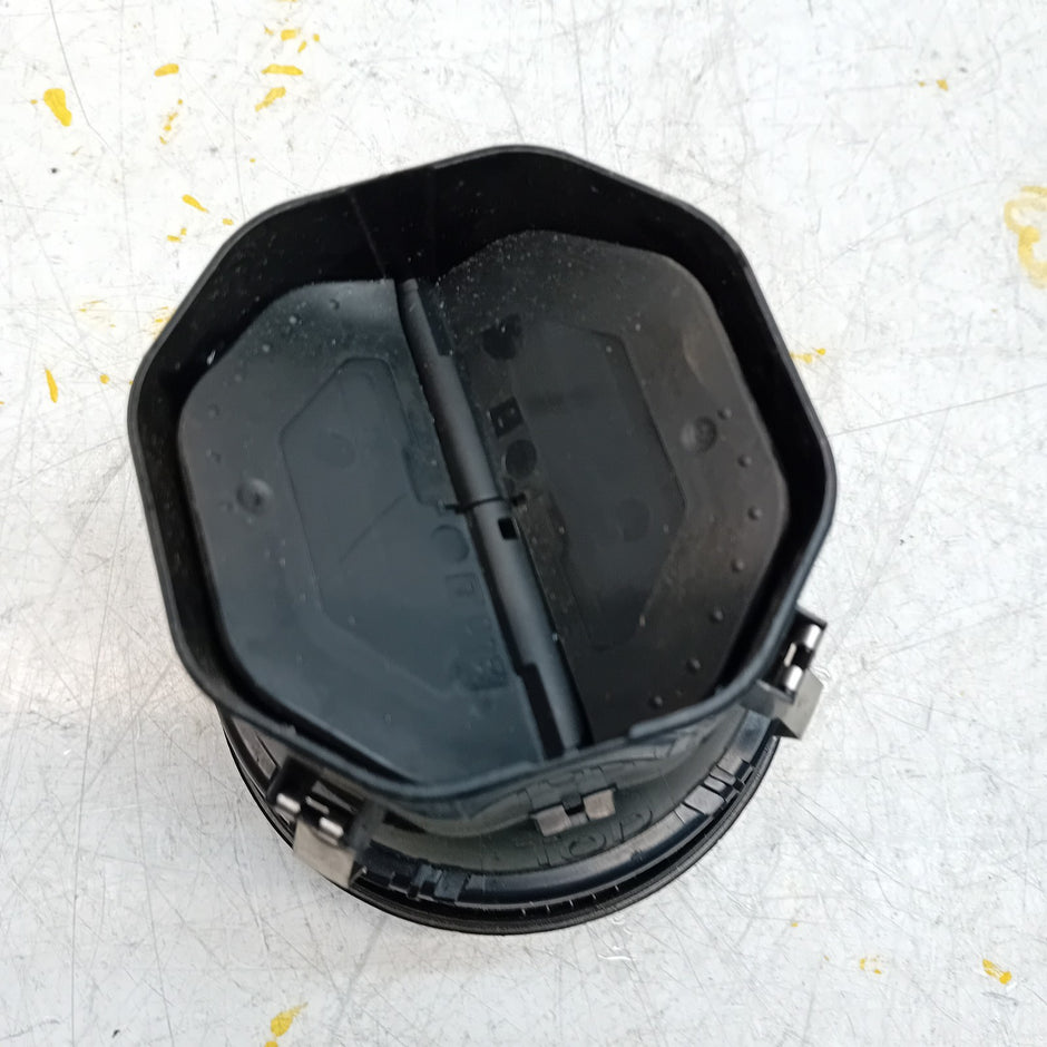 MERCEDES CLA-CLASS W117 DASHBOARD AIR VENT CENTRE SIDE 2015 FM001171