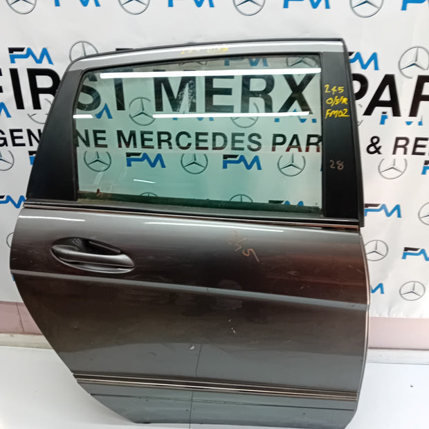 MERCEDES BENZ B-CLASS  W245  DRIVER SIDE REAR DOOR ( OFF SIDE REAR ) FM02