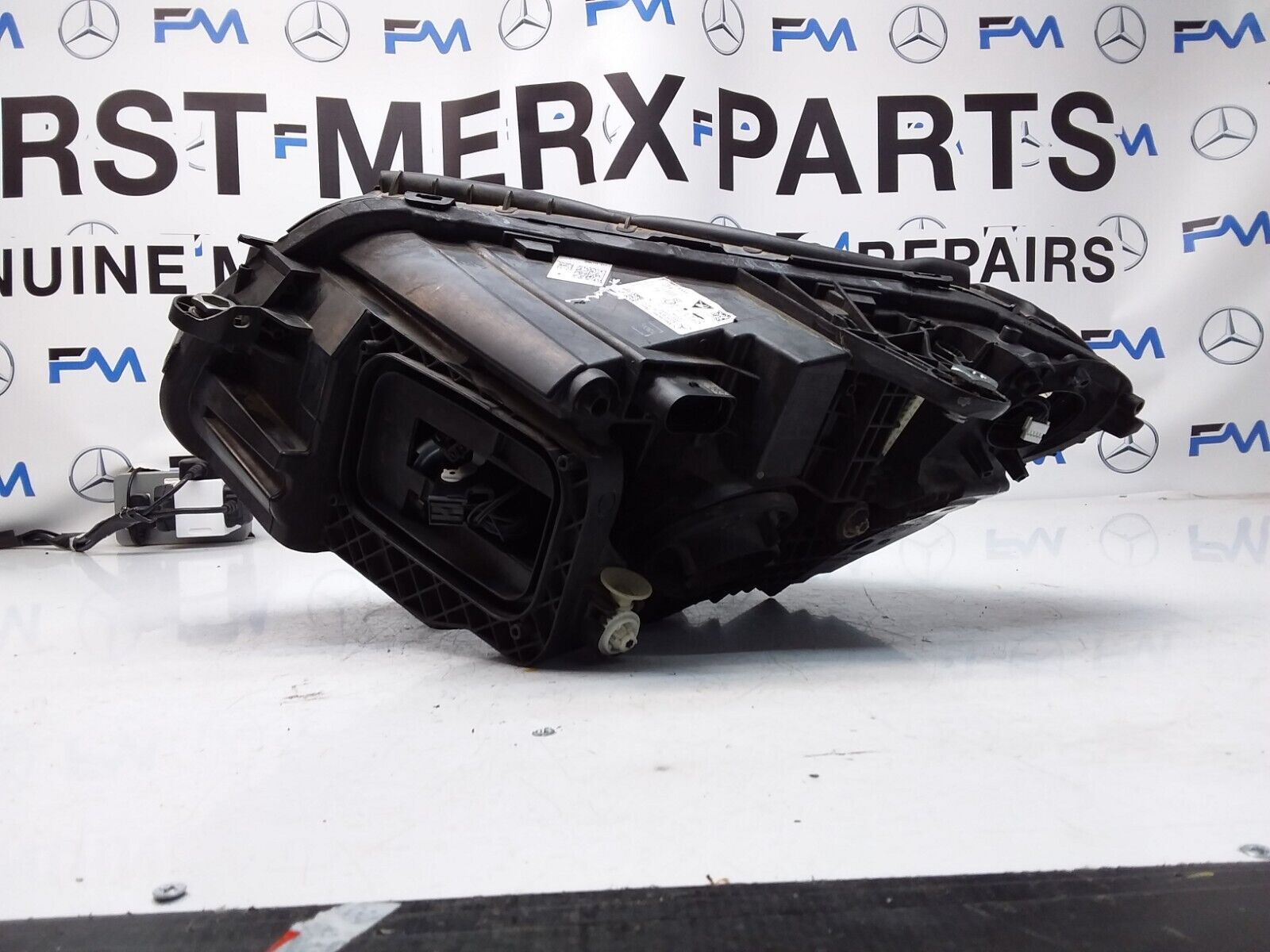 2018 MERCEDES C-CLASS W205 O/S HEADLIGHT  A2059062606 FMH56 LED HIGH PERFORMANCE