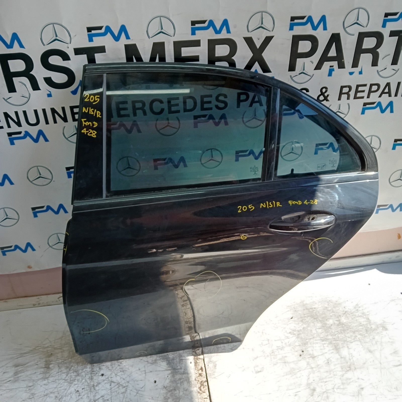 MERCEDES C-CLASS W205 SLN PASSENGER REAR DOOR NSR BLACK 2014 ON COMPLETE FMD428
