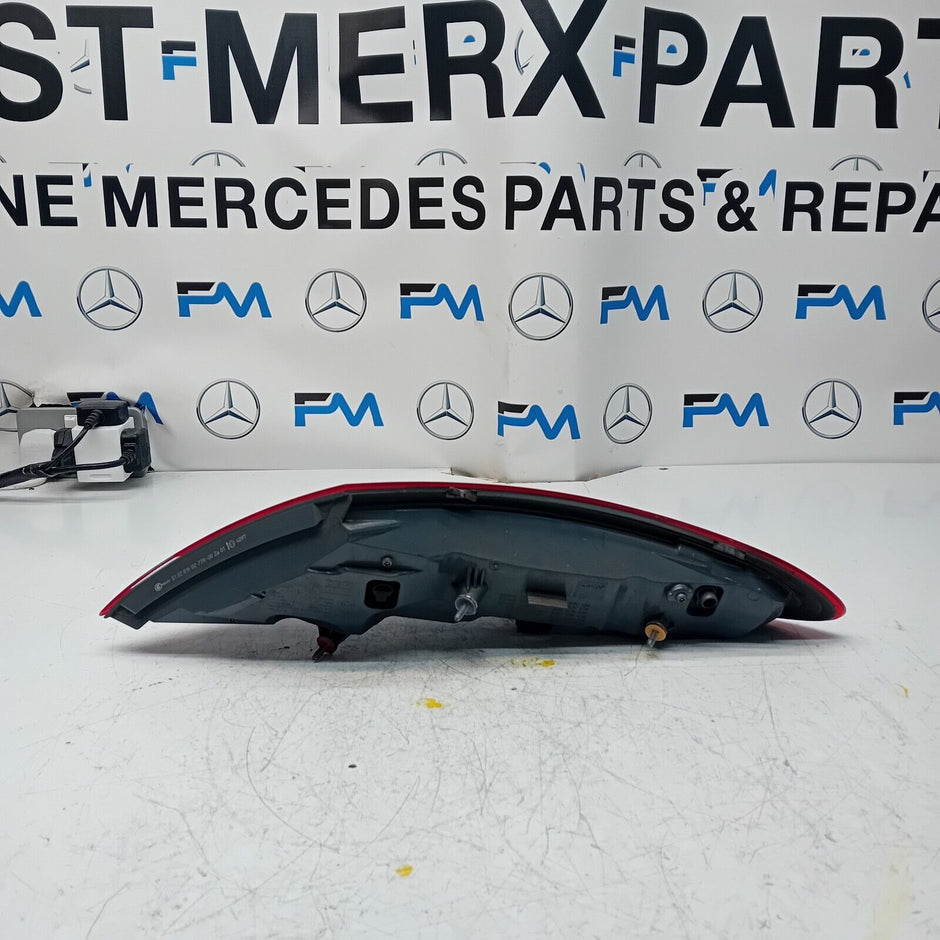 MERCEDES C-CLASS W205 COUPE 2016 REAR PASSENGER N/S TAIL LIGHT A2059066300 FMT39