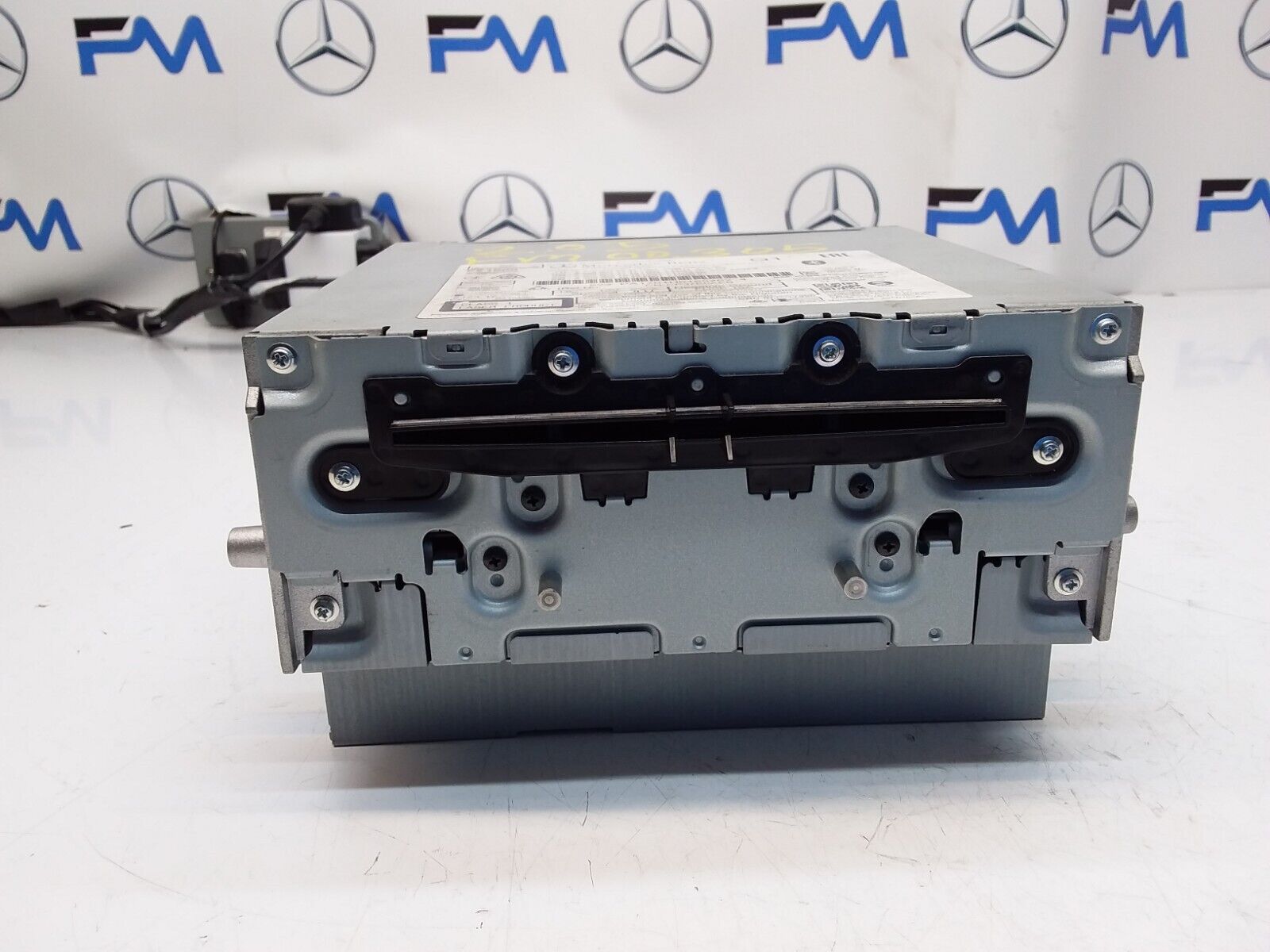 MERCEDES BENZ C CLASS W205 2017 RADIO CD  STEREO HEAD UNIT  A2059008937 FM00305
