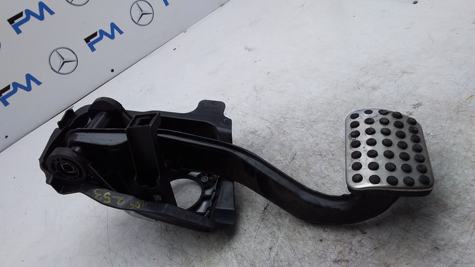 MERCEDES BENZ  C-CLASS W205 AMG BRAKE PEDAL SYSTEM A2052920107 FMR434