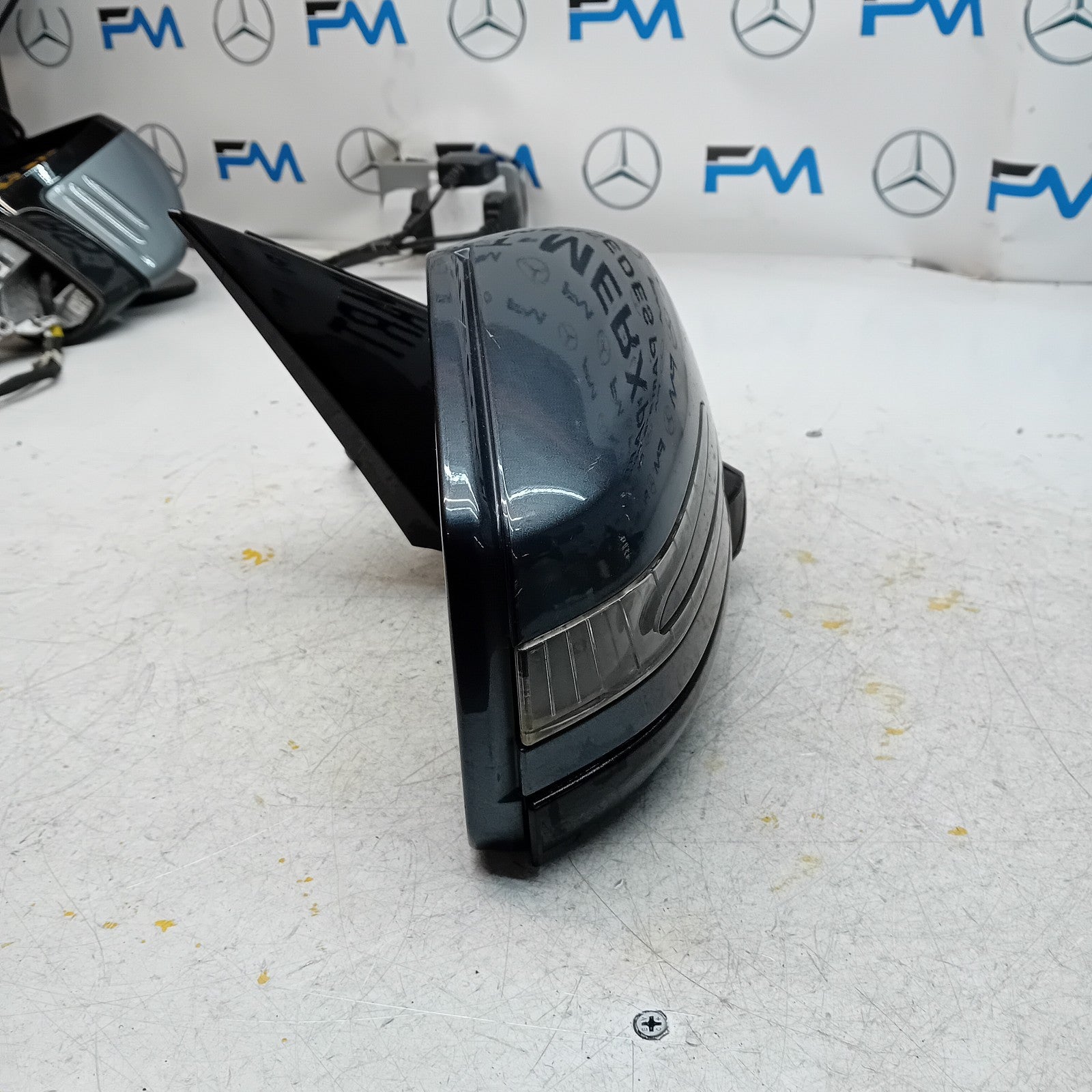 MERCEDES BENZ  E-CLASS  W212 DRIVER SIDE WING MIRROR GREY A2129101016 PL FMM43