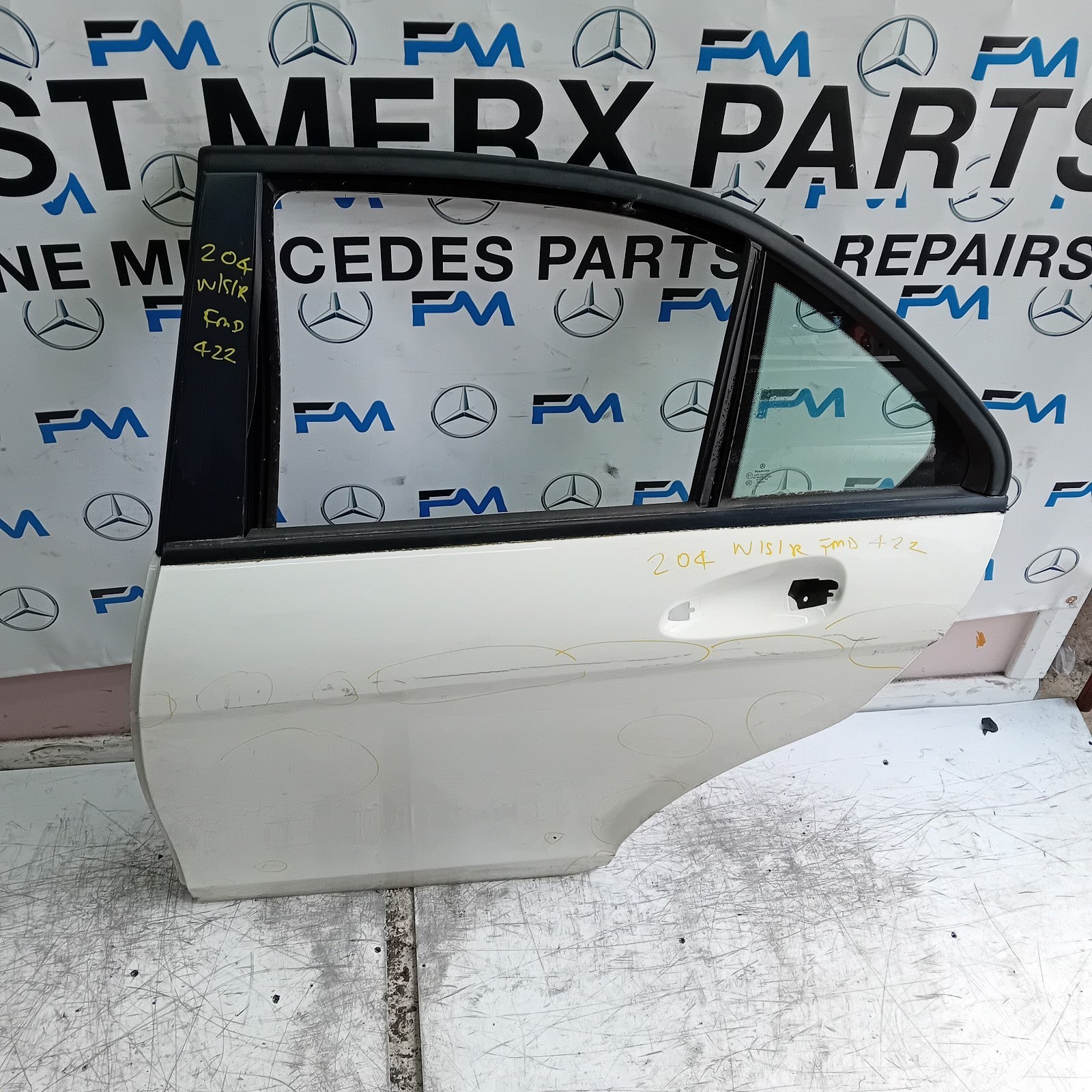 MERCEDES C-CLASS W204 SLN PASSENGER REAR DOOR NSR WHITE 2008-14 FMD422