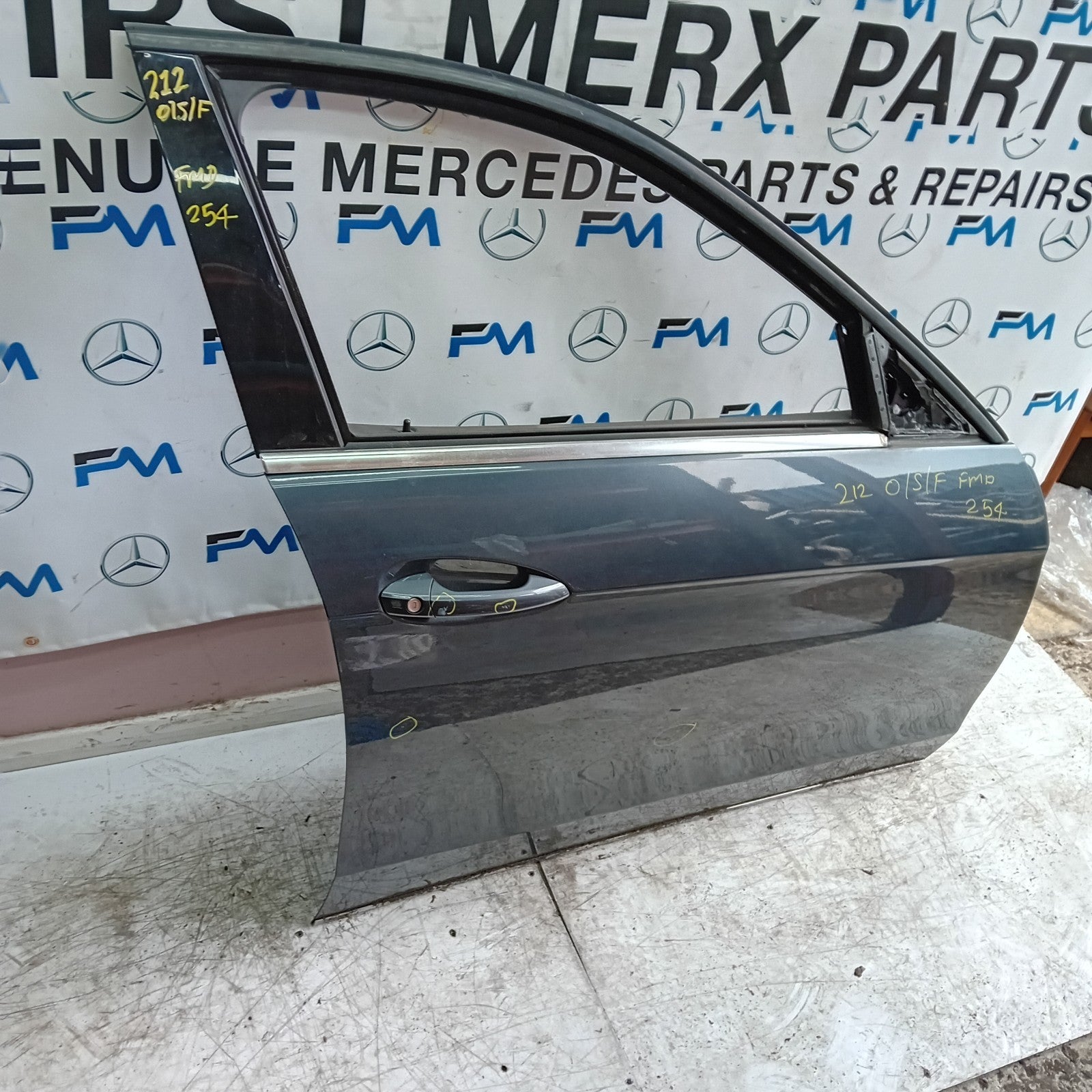 MERCEDES E-CLASS W212 DRIVER FRONT DOOR OSF GREY 2009-16 COMPLETE FMD254
