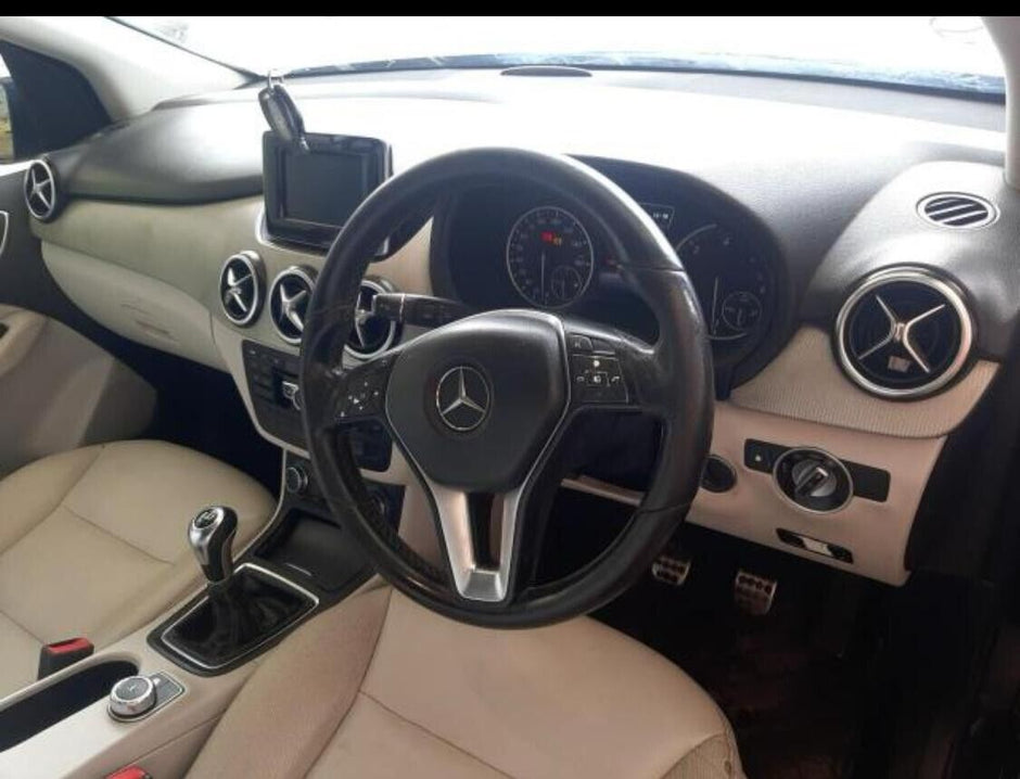 MERCEDES BENZ B-CLASS W246 / AIR BAGS ( STEERING WHEEL, KNEE, ROOF )