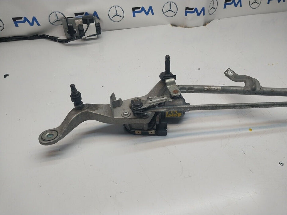 14-21 MERCEDES C CLASS WINDSCREEN WIPER MOTOR & LINKAGE FRONT A2058200940FM00208