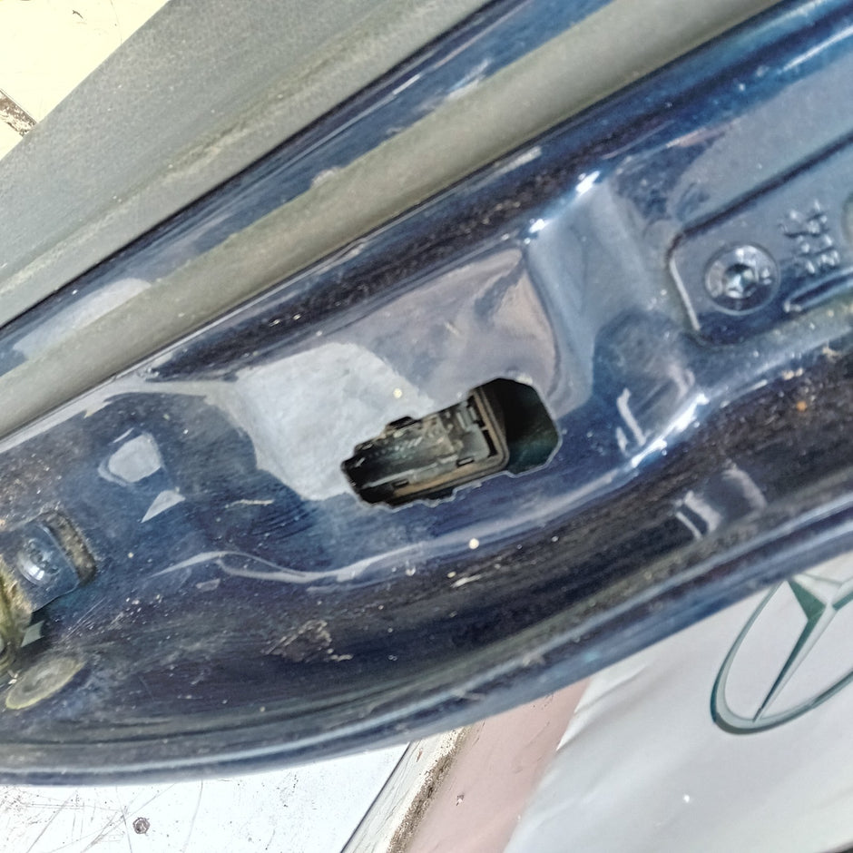 MEECEDS C-CLASS S205 EST PASSENGER REAR DOOR NSR BLUE 2014 ON COMPLETE FMD391