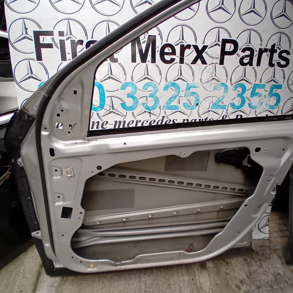 MERCEDES BENZ ML  W164  DRIVER SIDE FRONT DOOR ( OFF SIDE FRONT )