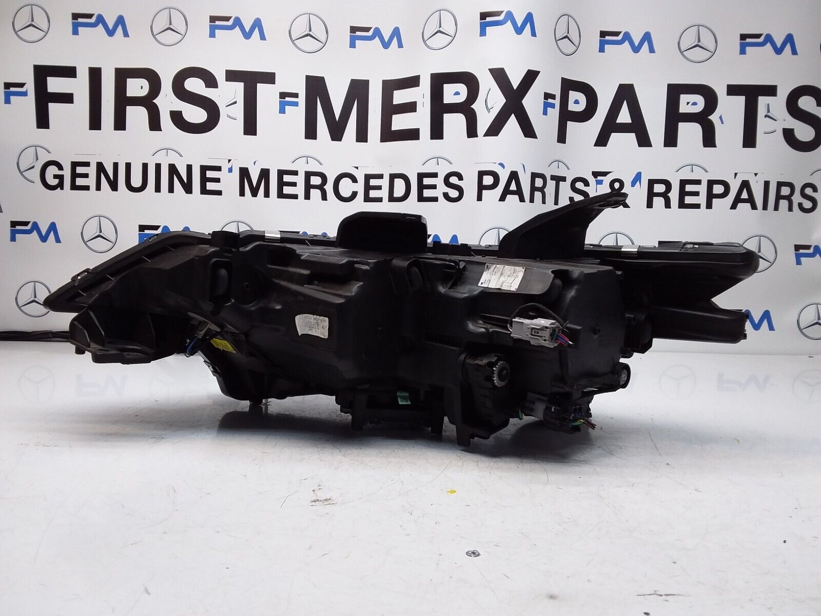 MITSUBISHI OUTLANDER MK3 2016 HEADLIGHT DRIVER SIDE RIGHT R009A ZKUI FMH72