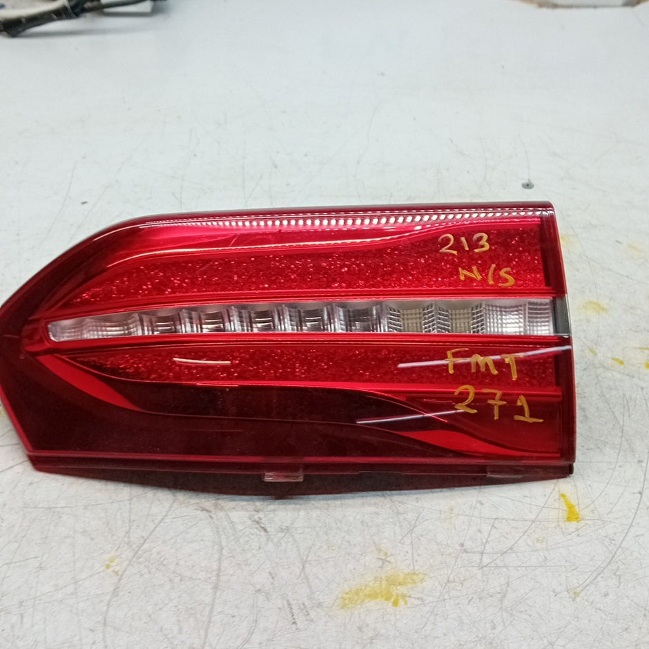 MERCEDES BENZ  E-CLASS W213 PASSENGER LEFT NS REAR TAIL LIGHT  2016 FMT271