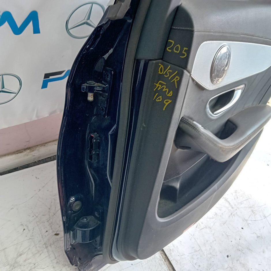 MERCEDES BENZ  C-CLASS W2O5 DRIVER SIDE REAR DOOR O/S/R COMPLETE BLUE FMD109