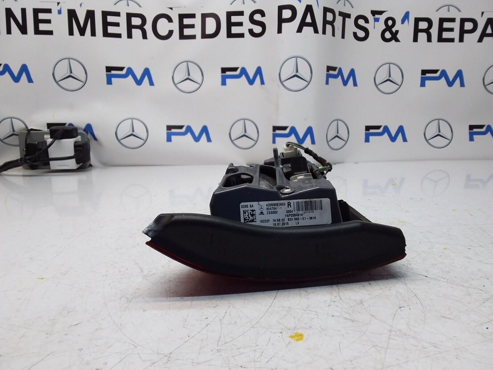 2020 MERCEDES  C CLASS W205 REAR DRIVER SIDE O/S LED LIGHT A2059061603 FMT27