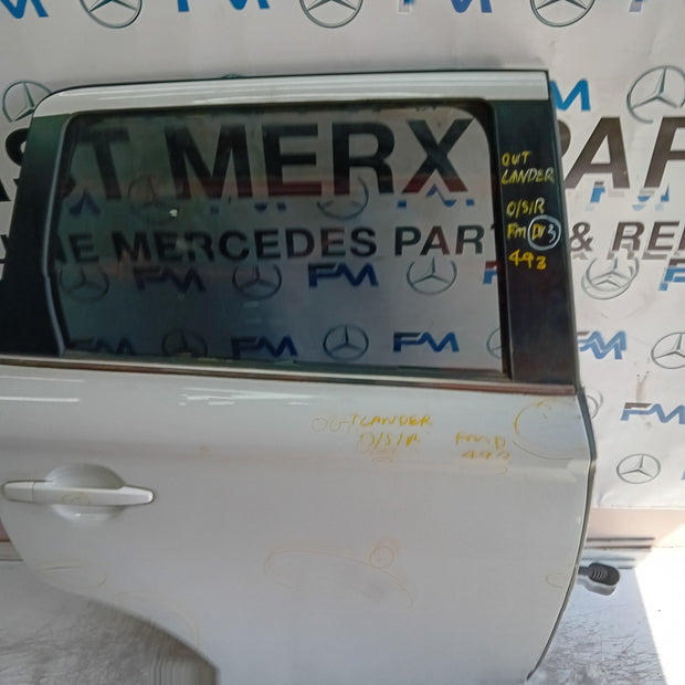 MITSUBISHI OUTLANDER MK3 DRIVER REAR DOOR OSR 2013 WHITE COMPLETE FMD493