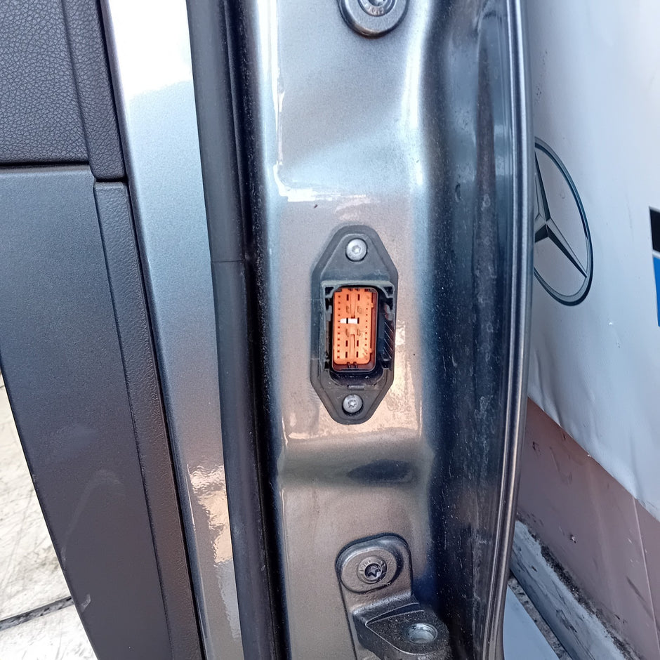MERCEDES GLE W166 PASSENGER REAR DOOR NSR GREY 2014 ON COMPLETE FMD471