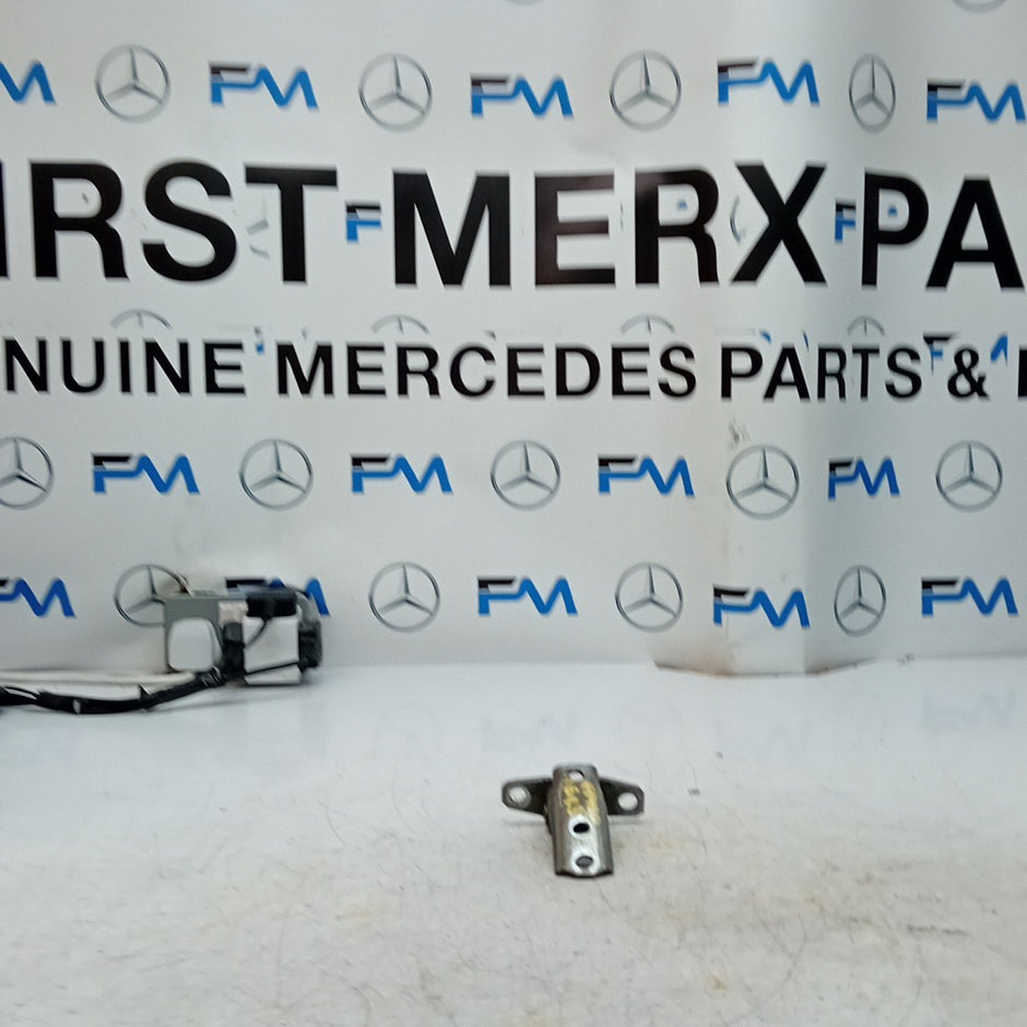 MITSUBISHI OUTLANDER MK3  FRONT DOOR HINGE PANEL E1 A046834 FM001643