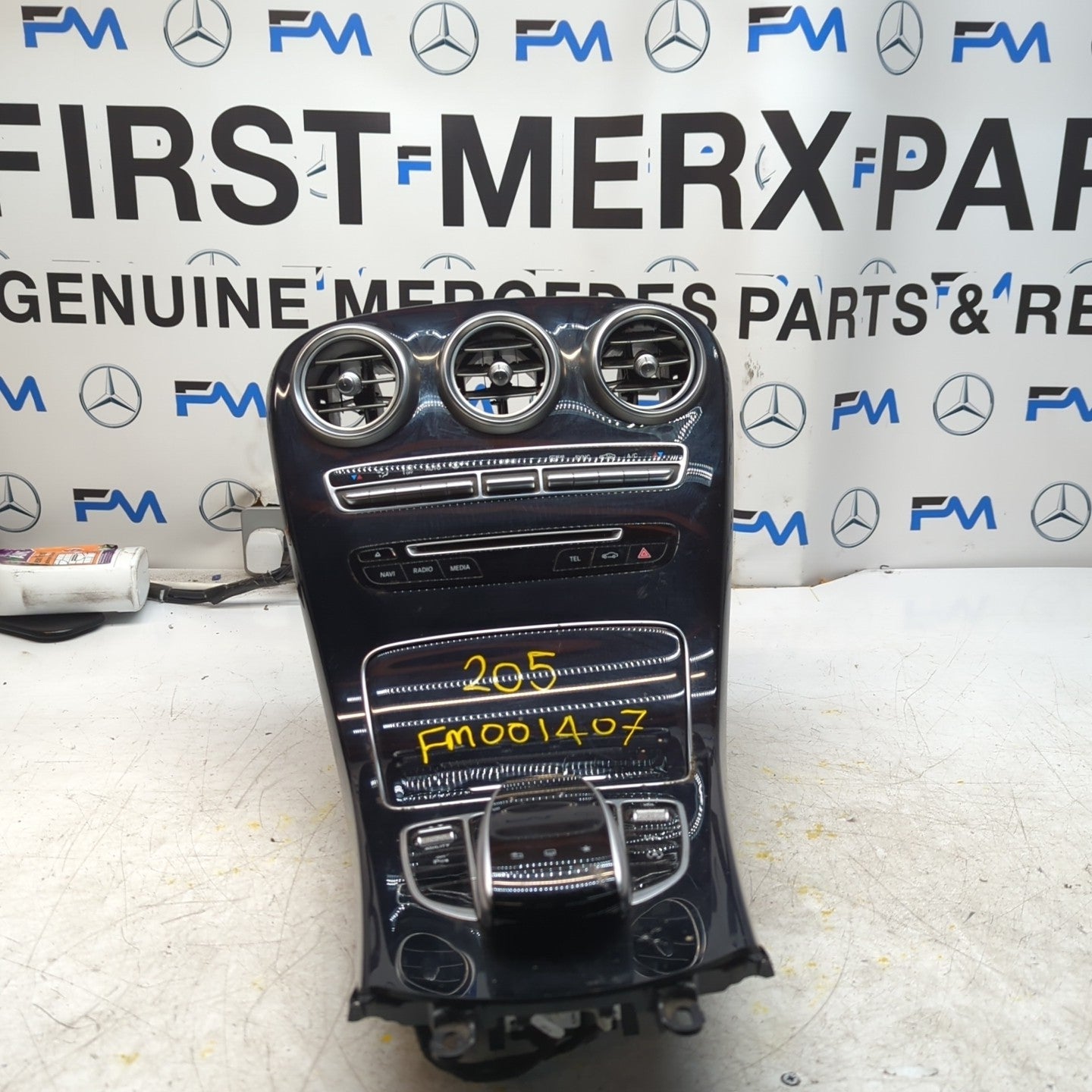  MERCEDES E-CLASS W205 CENTRE CONSOLE + 3 AIR VENT A2054402032 FM001407