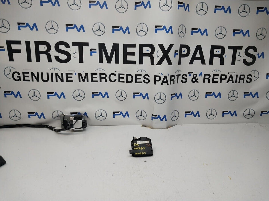 Mercedes W213 W205 W218 W238 W253 Negative Battery Tray Clamp A0009061505FM00255