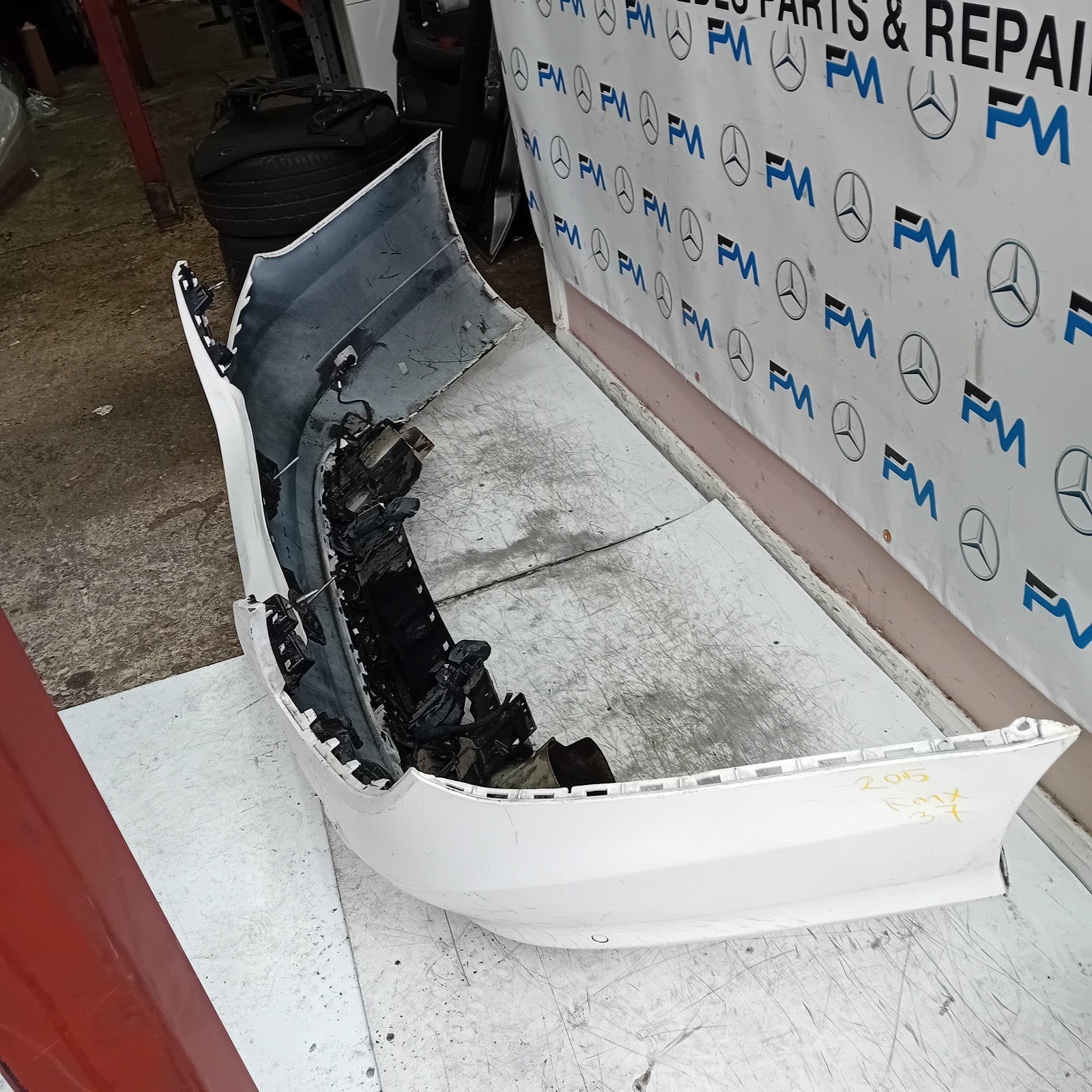 MERCEDES C-CLASS W205 SLN REAR BUMPER 2014 ON WHITE COMPLETE A2058850138 FMX37