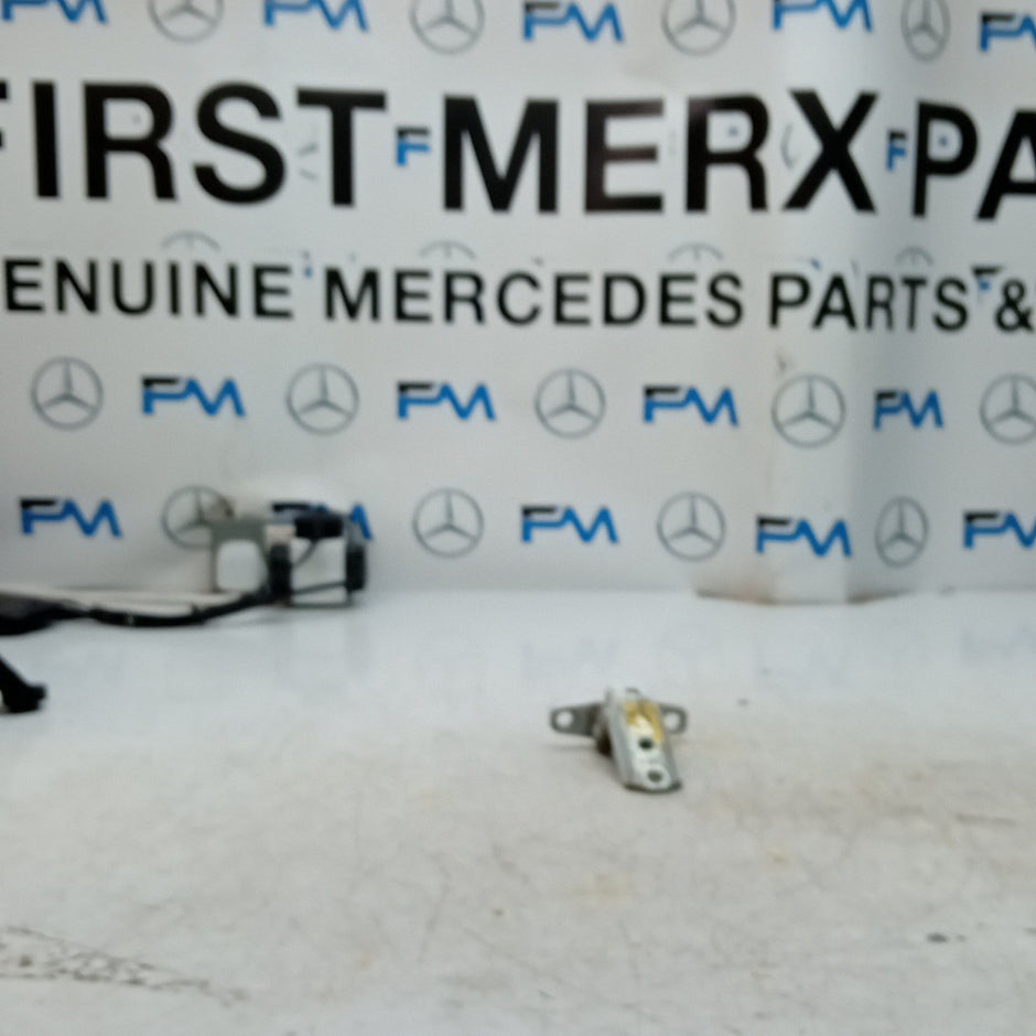 MITSUBISHI OUTLANDER MK3  FRONT DOOR HINGE PANEL A521 A046834 FM001638