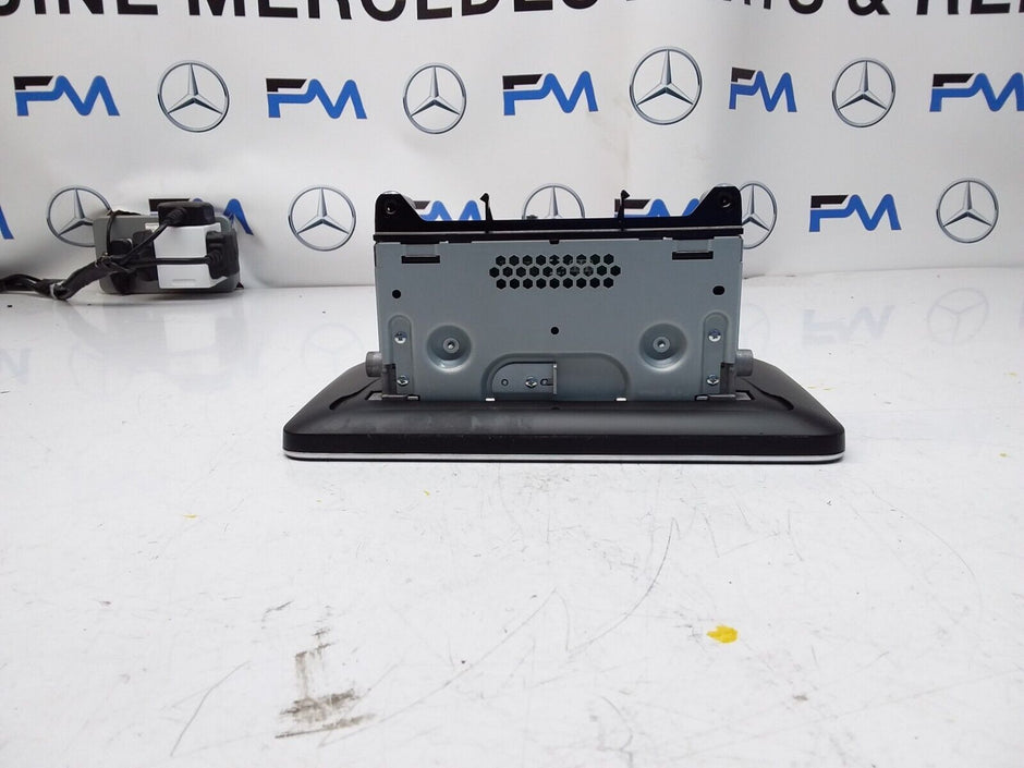 MERCEDES C-CLASS W205 2014 SAT NAV MULTIMEDIA SCREEN A2059002211 FM00682