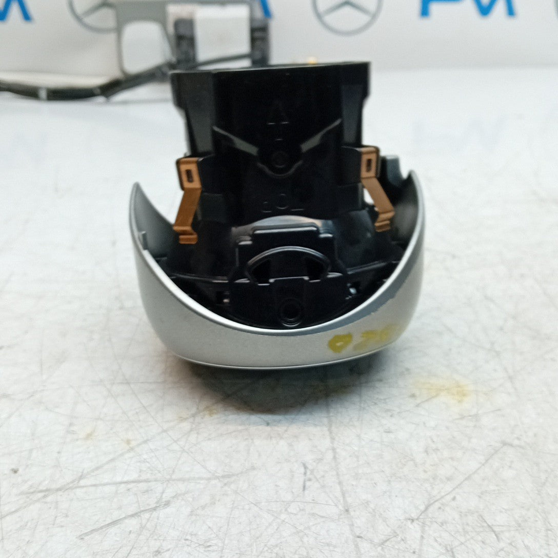 MERCEDES BENZ C-CLASS W205 DASHBOARD AIR VENT 2016 A2058304400 FM001520